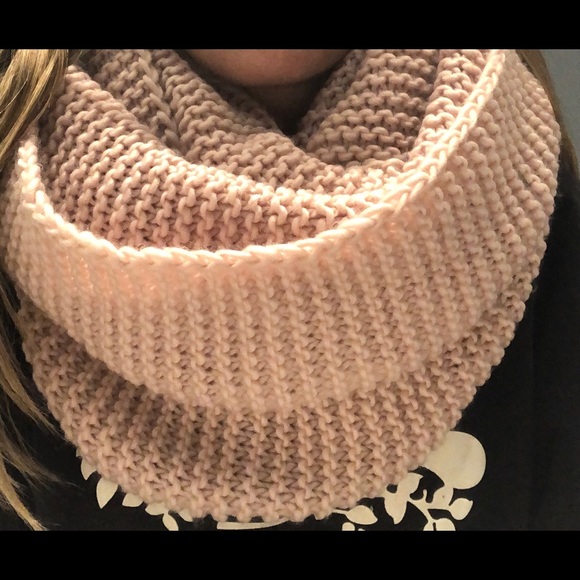 *BNWT* LA Express Chunky Wrap Scarf - Picture 3 of 8